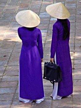 Photo of Entry:  The purple of Hue (Huế)