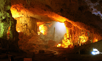 Photos Suprising Cave - Ha Long Bay