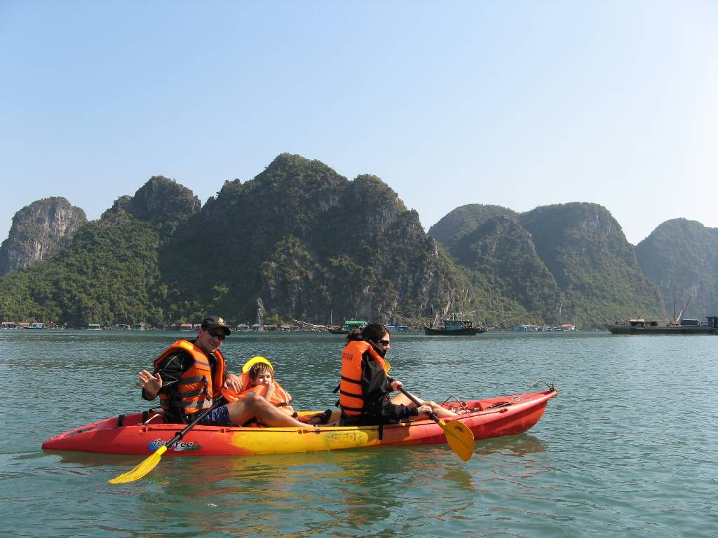 Photos Kayakking Halong Bay