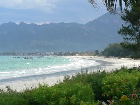 Photo of Entry:  Doc Let (Dốc Lết) - A charming beach of Khanh Hoa (Khánh Hòa)