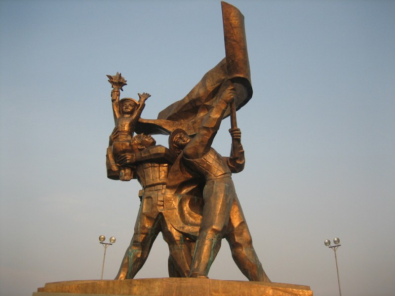 Photos Dien Bien Phu Victory Statue 1