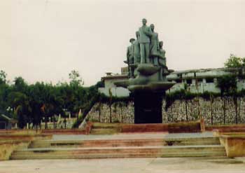 Photos Nguyen Thai Hoc Tomb 2