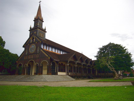 Photos Kon Tum Wooden Church 2