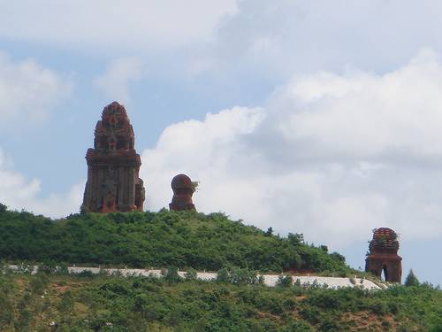 Photos Banh It Tower 2