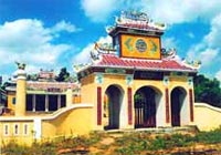 Photos phai chu toc Qua Giang Church 1
