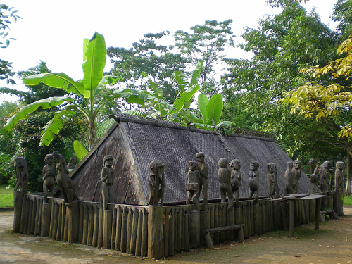 Photos Tay Nguyen Sepulchre 3