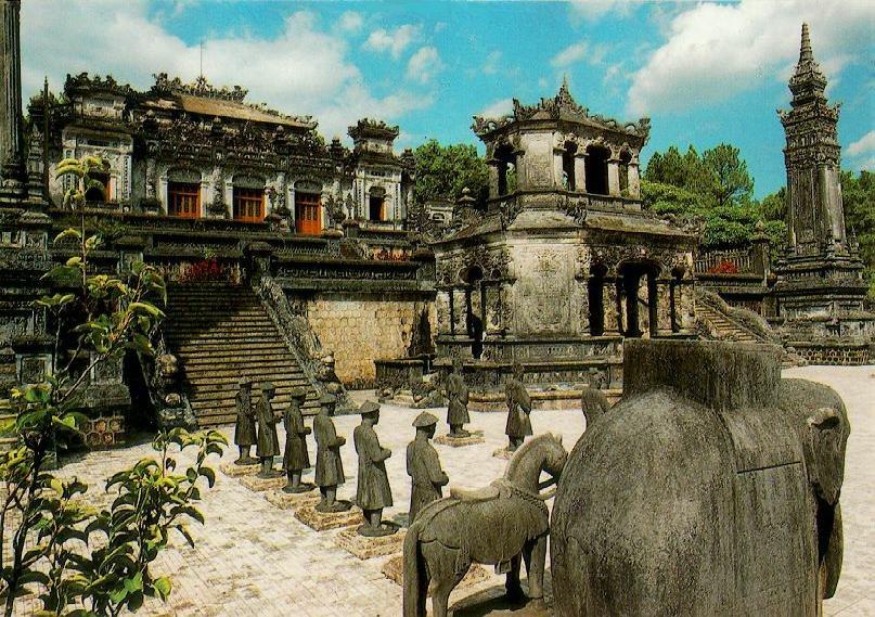 Photos Khai Dinh Tomb 2